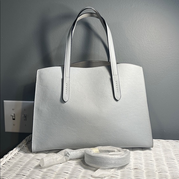 Coach Charlie Carryall - Picture 4 of 17